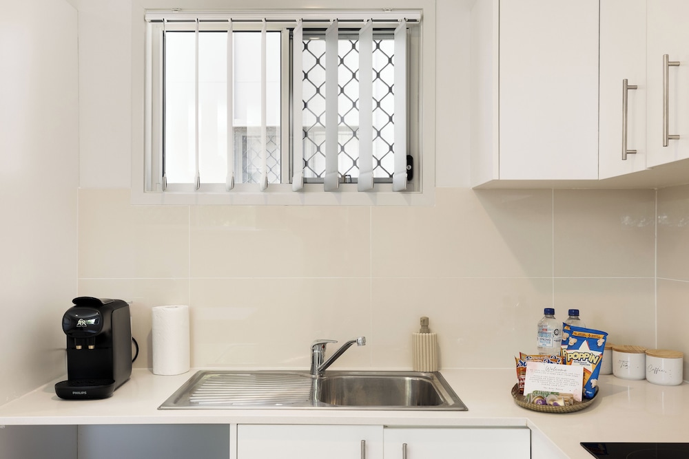 Smart Suites Self Check-in Apartments - 14 Freney