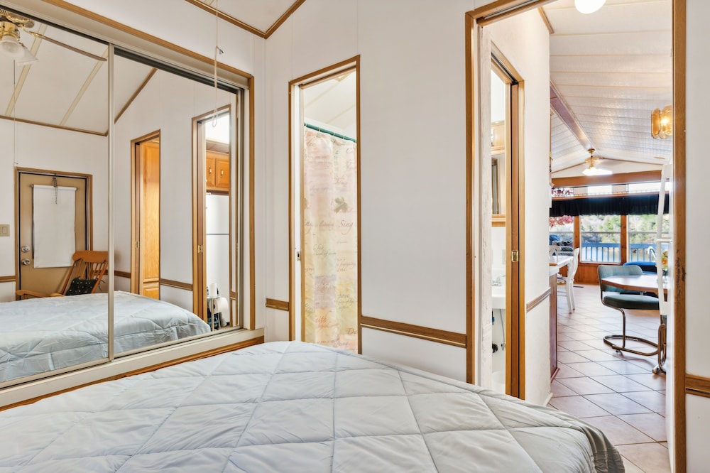 Lakefront Retreat In Badin Shores Resort 2 Bedroom Home