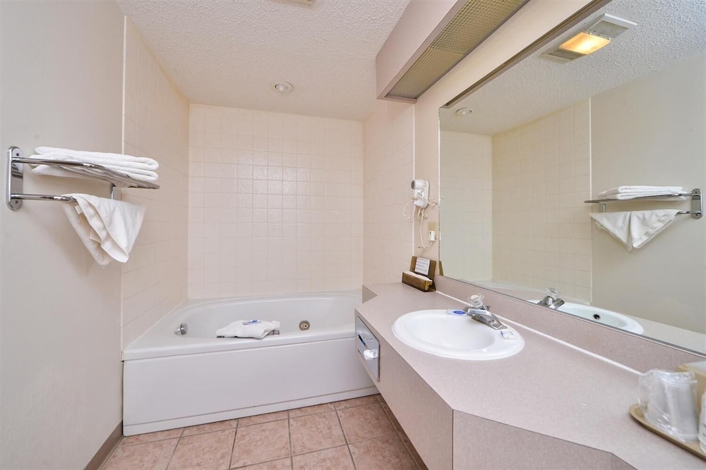 Budget Inn and Suites