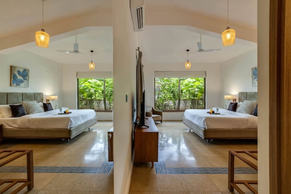 Villa Ayana 5bhk With Pool and Near the Beach