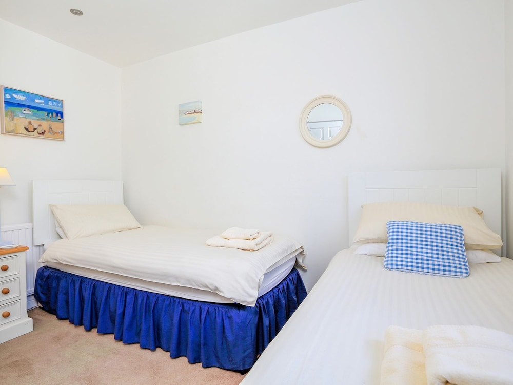 7 Island Quay view 5