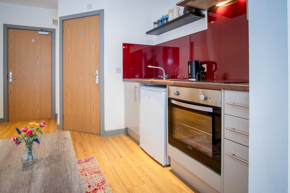 Princess Lofts 3 - 1 Bedroom Studio - Swansea