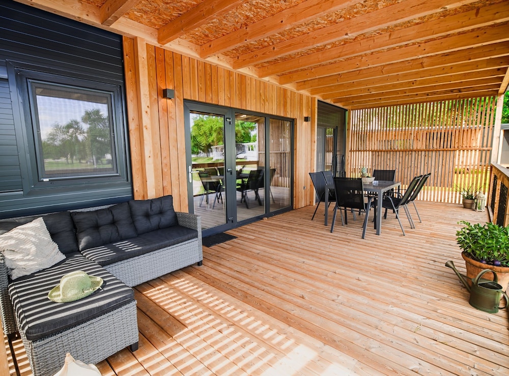 Lakeside Luxury Retreat Mobile Homes With Thermal Riviera Tickets
