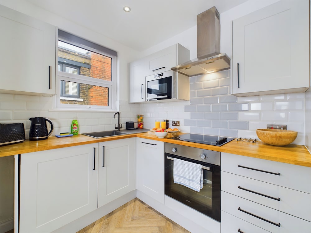 Seaside Escape Retreat in Westcliff-on-sea