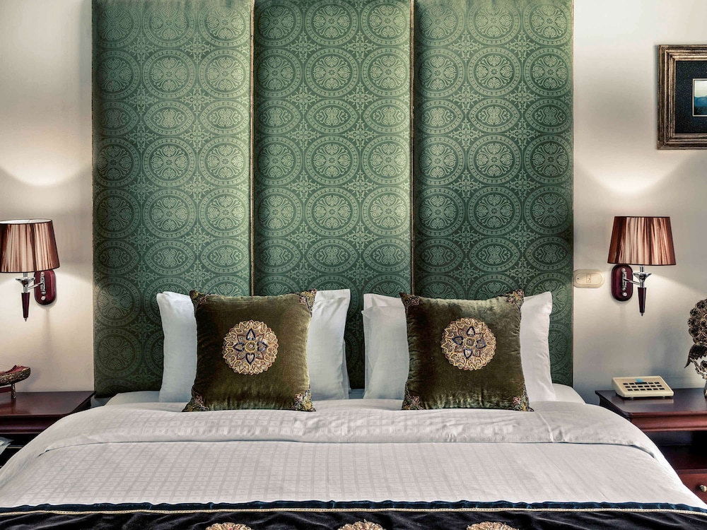 Mercure Mandalay Hill Resort