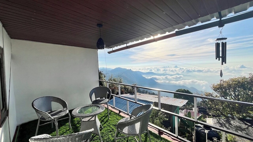 Mount Olympus Lounge