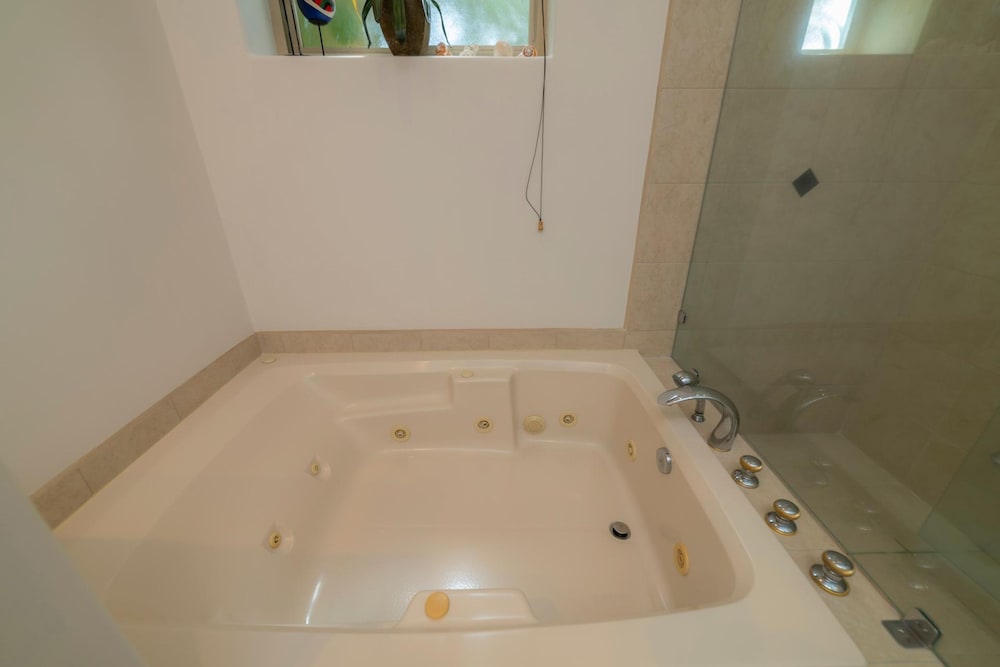 Bella Vista 3C - 3 bdr 3 1 2 Bath Ocean View