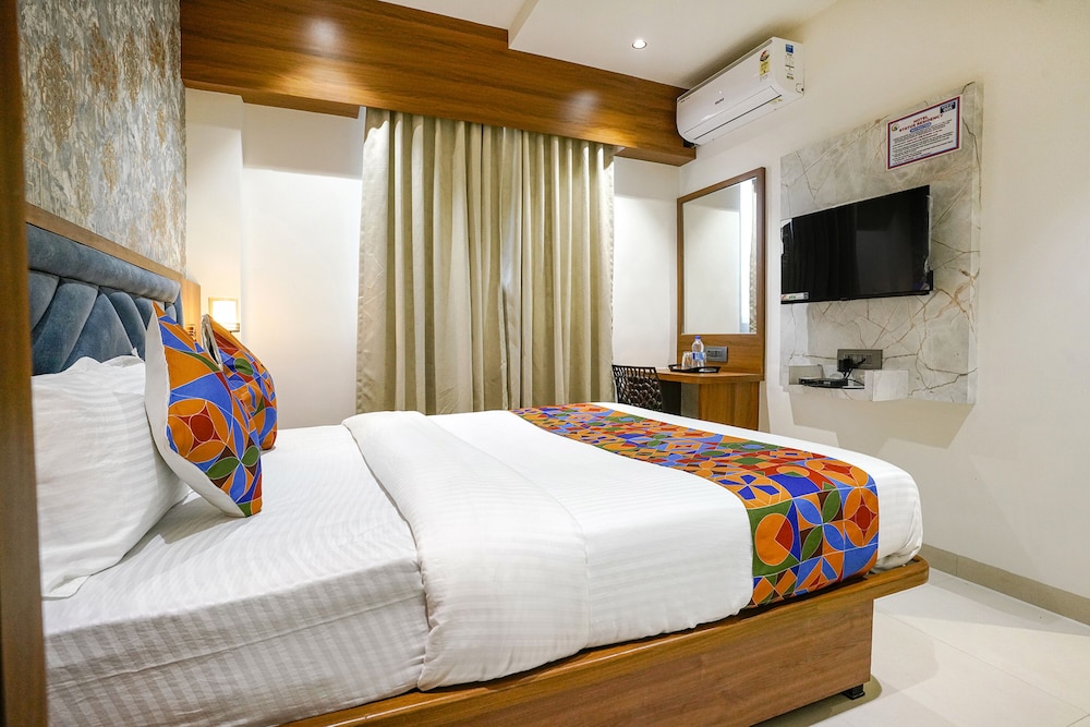 Fabhotel Status Residency