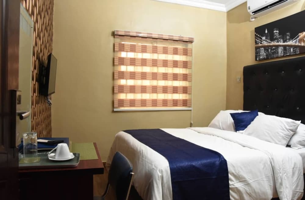 Stunning 3-bed House in Well Secured Estate, Lekki view 4