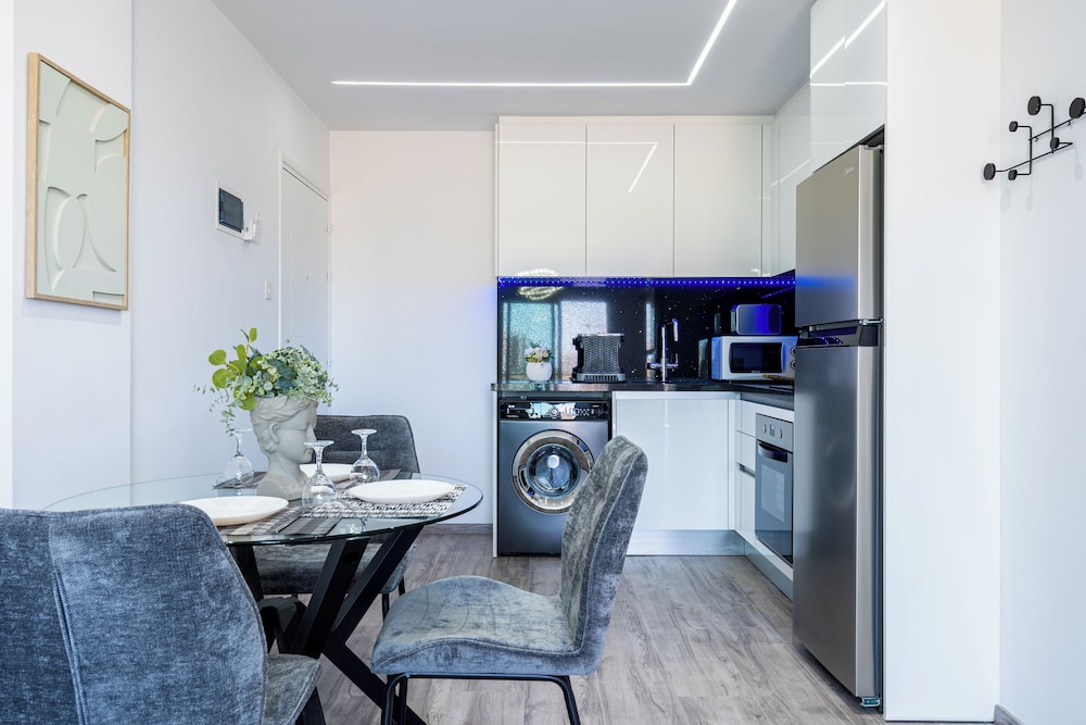 Olympus Stylish 2-BR Apt in Larnaca
