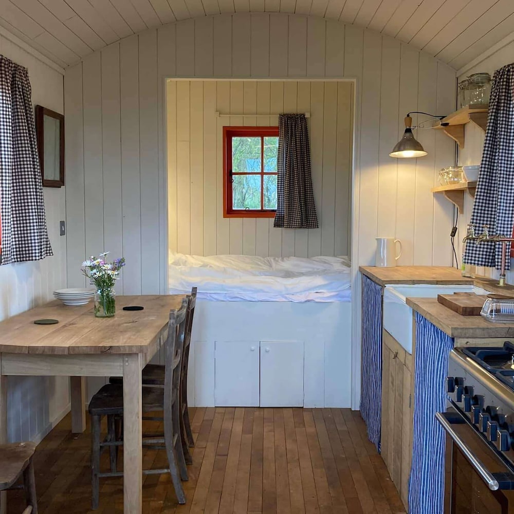 Secluded Shepherd's Hut