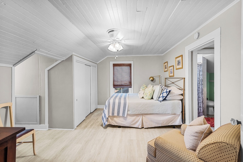 Drackett House by Whiskey Properties