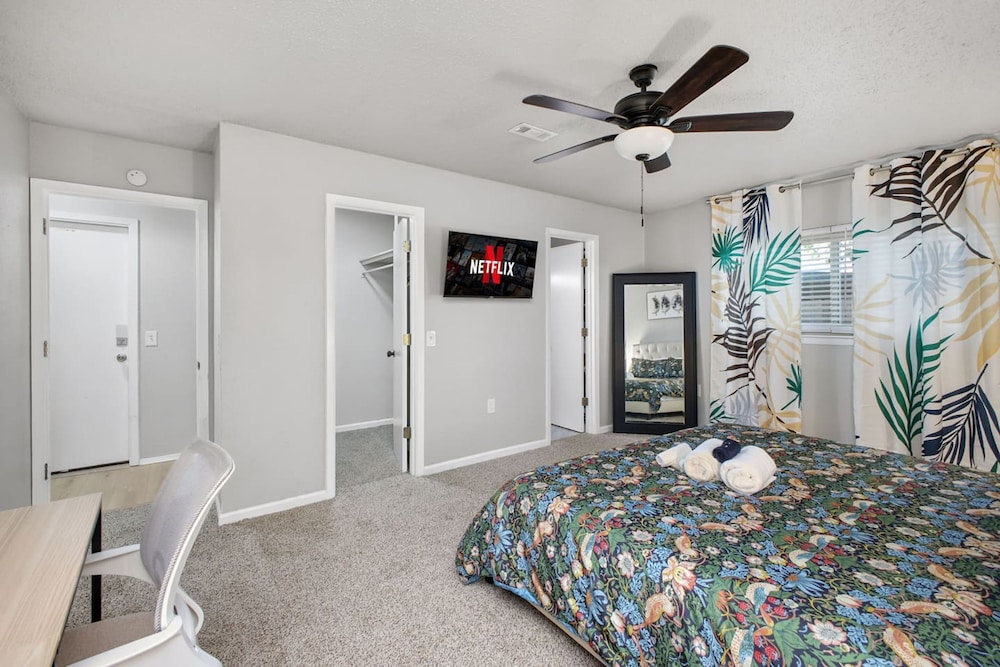 Cozy 3BR Home Family-friendly Near Attractions