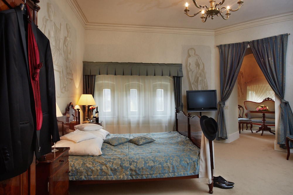 Palac Wojanow view 3