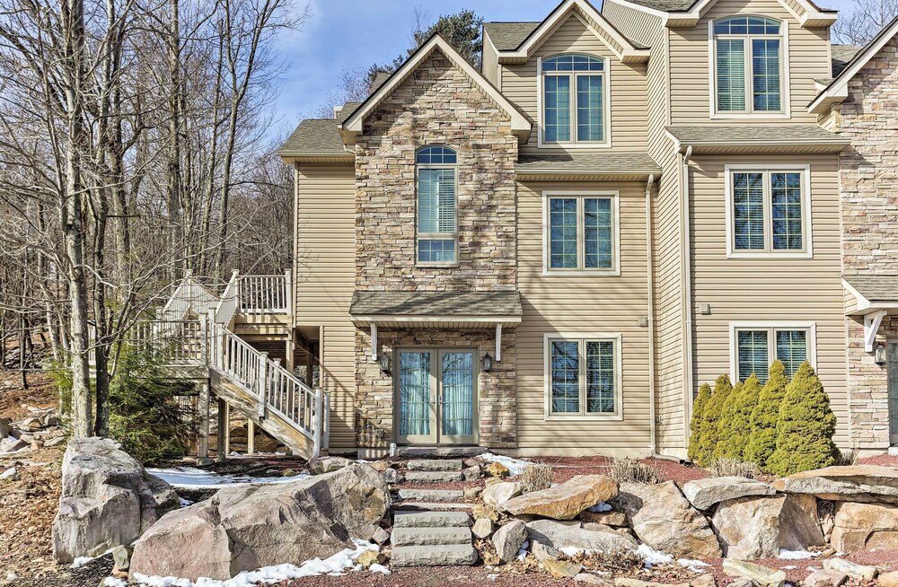 Townhome w/ Grill < 1 Mi to Big Boulder Mountain view 4