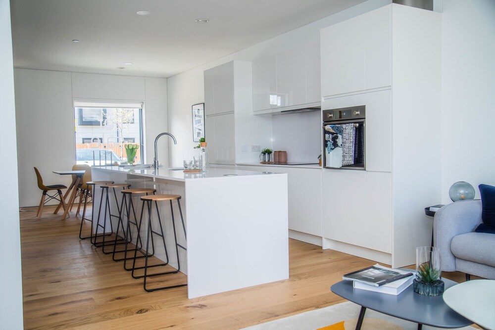 Salford Vacations - Senior Lane Residence - Property Image 6