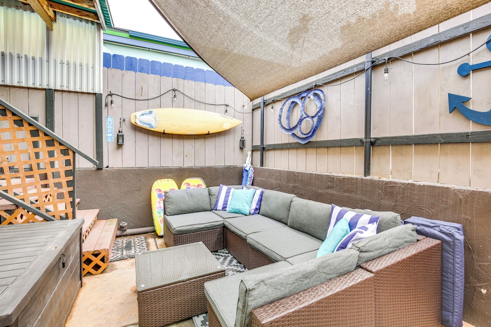 Walk to Beach: San Diego Hideaway w/ Patio
