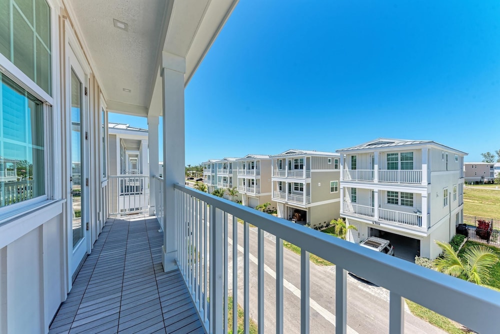 Sweet & Salty Beach House 3 Bedroom Home