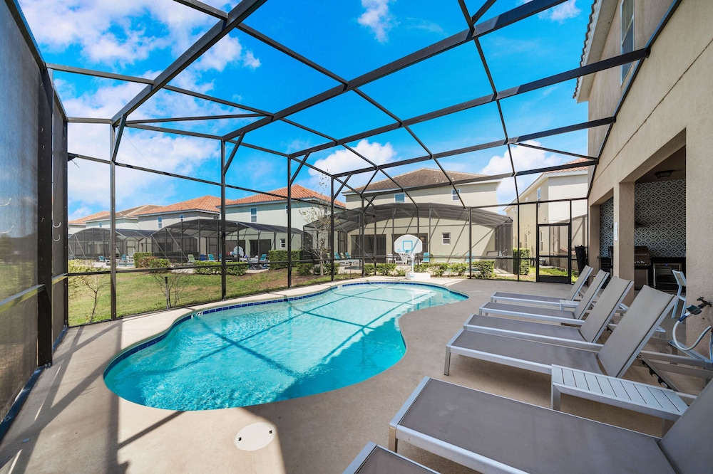 8005 Oak Shadow Ct