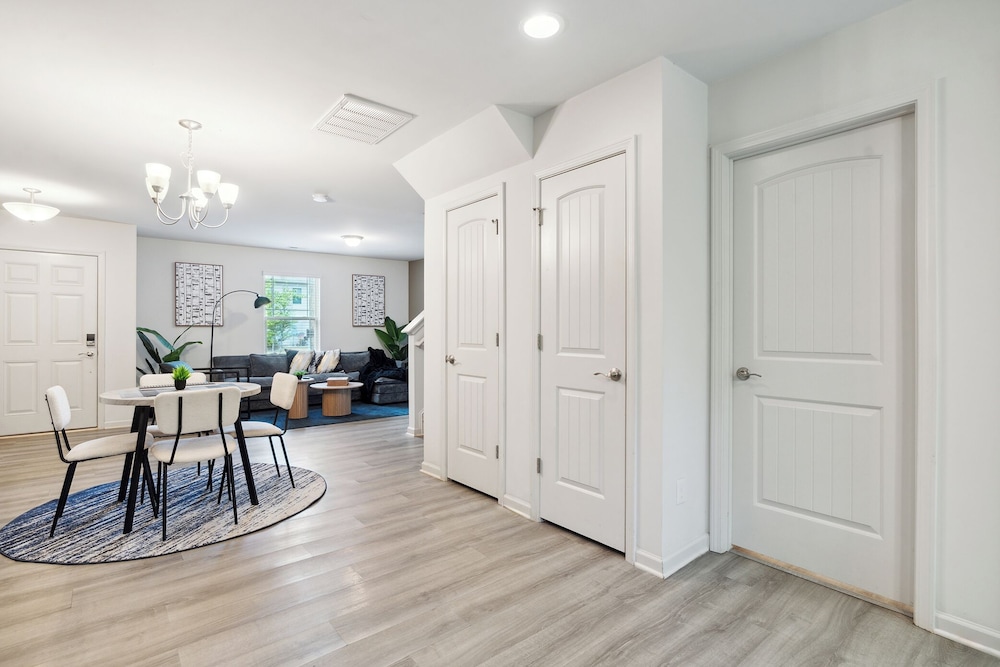 King 3BR Townhouse Mins to Cary NC State