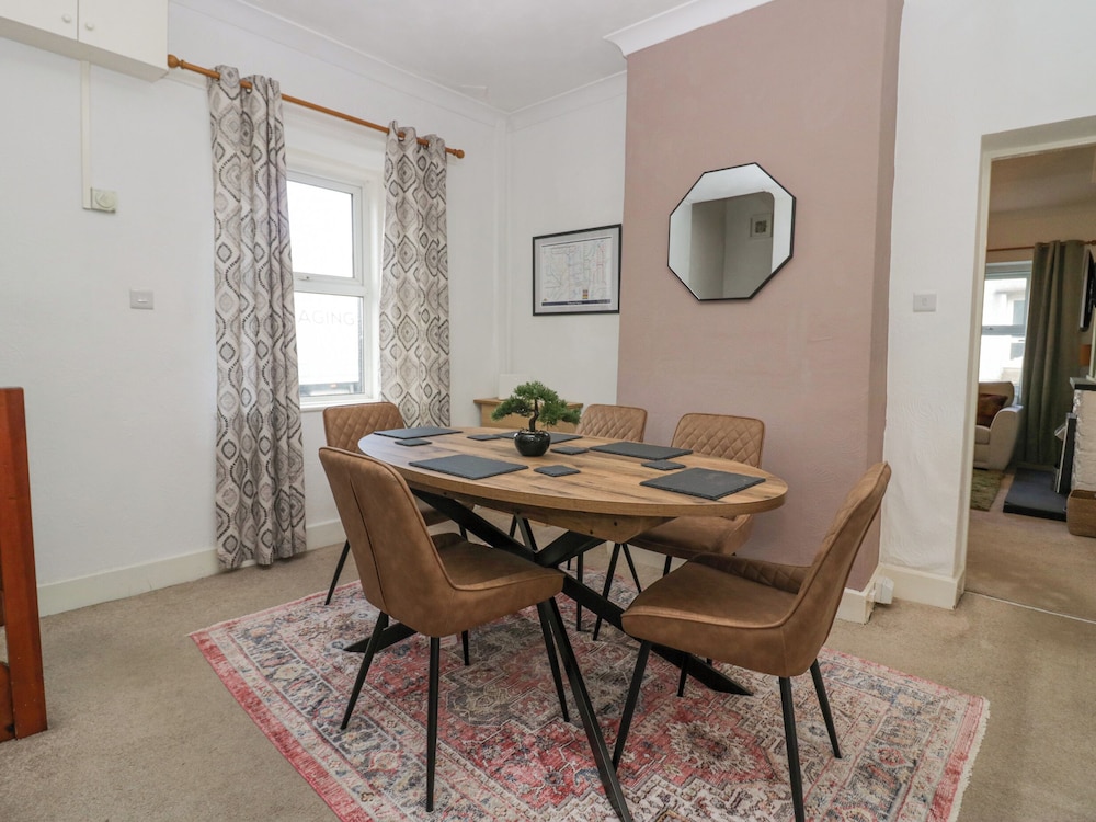 3 Nixon Terrace