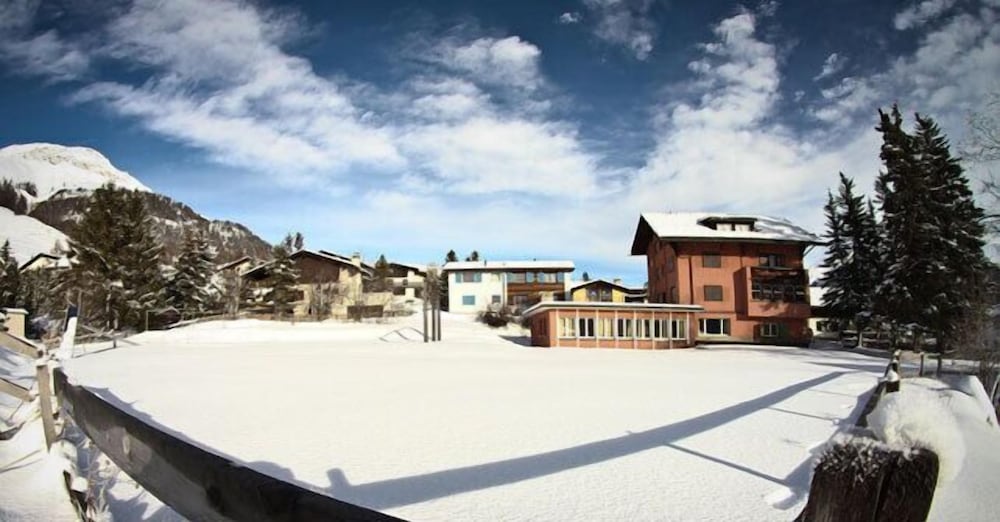 Chalet Speciale - Hostel