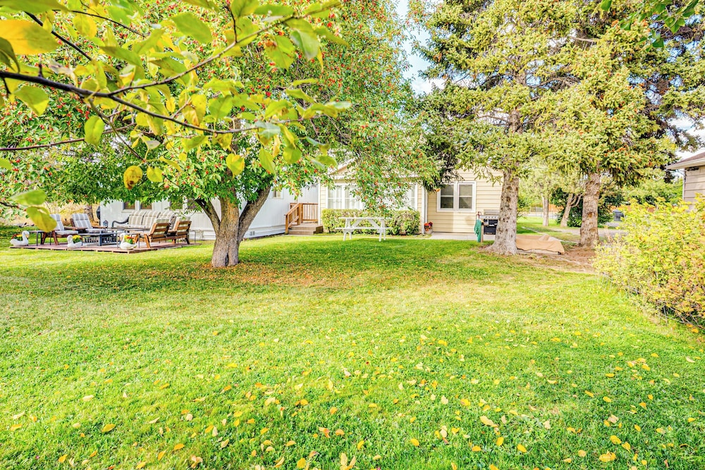 Fishing & Skiing Base! Residential Bozeman Escape