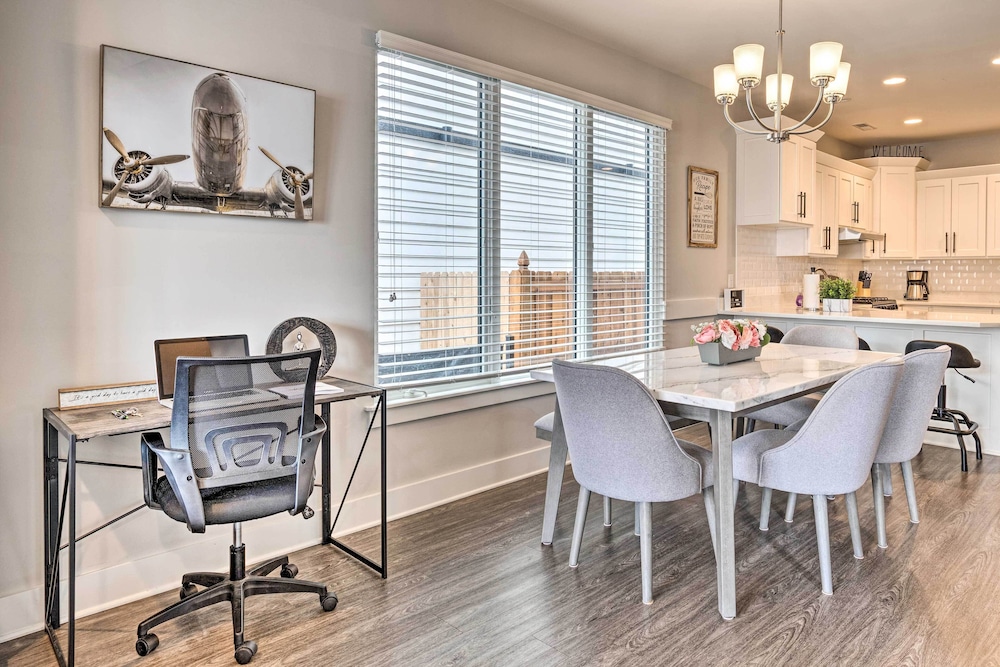 Modern Indianapolis Home w/ Skyline Views view 5