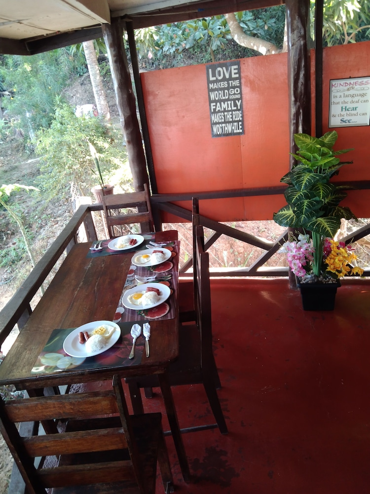 El Nido Corner Pension and Restaurant