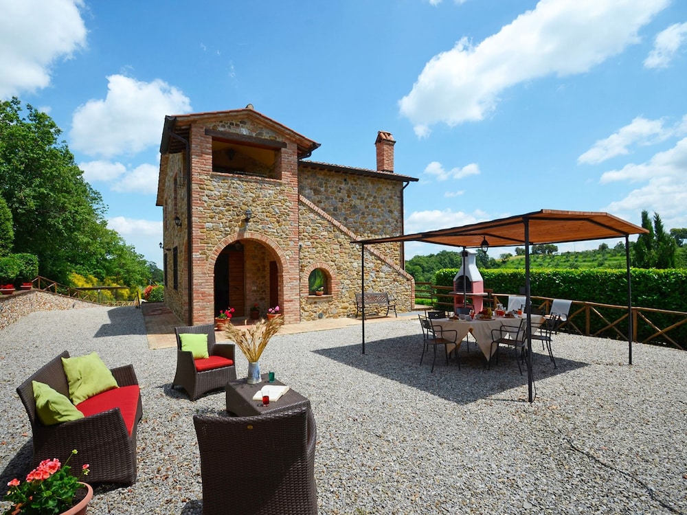 Podere Baiocco Sleeps 22 People 2 Private Pools Walking Distance to Town-podere Baiocco