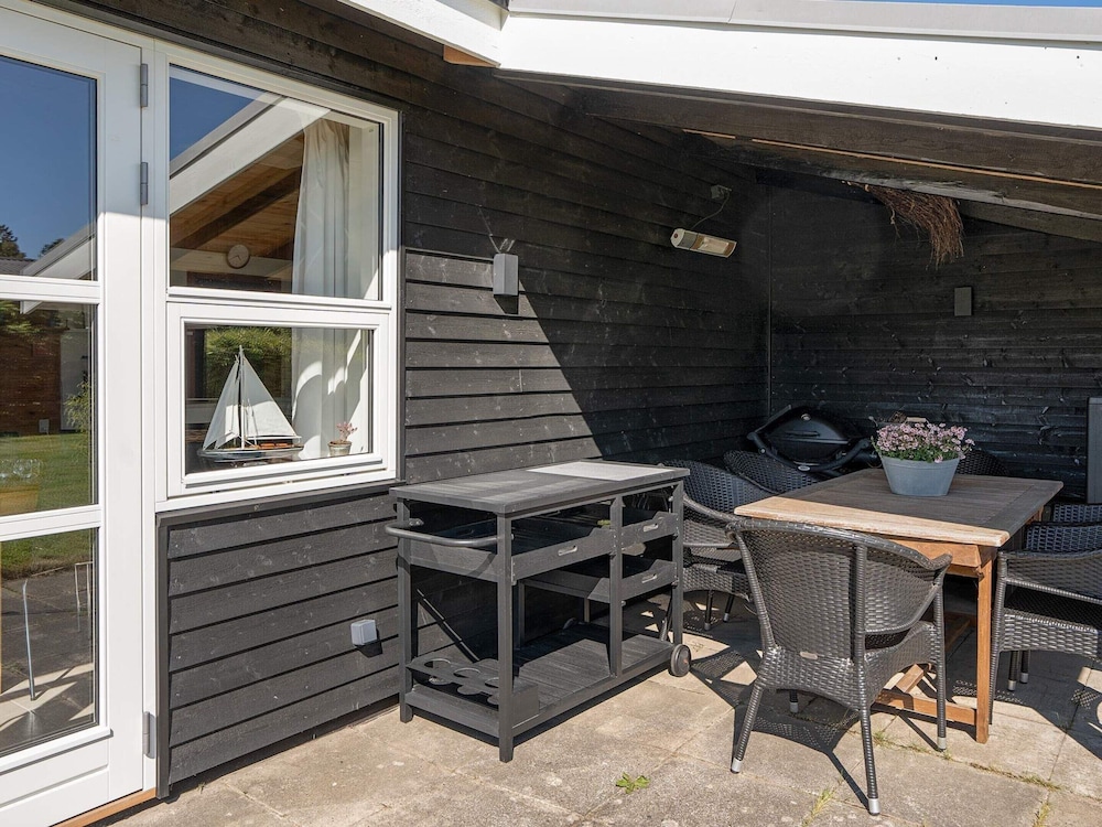 4 Person Holiday Home in Vaeggerlose