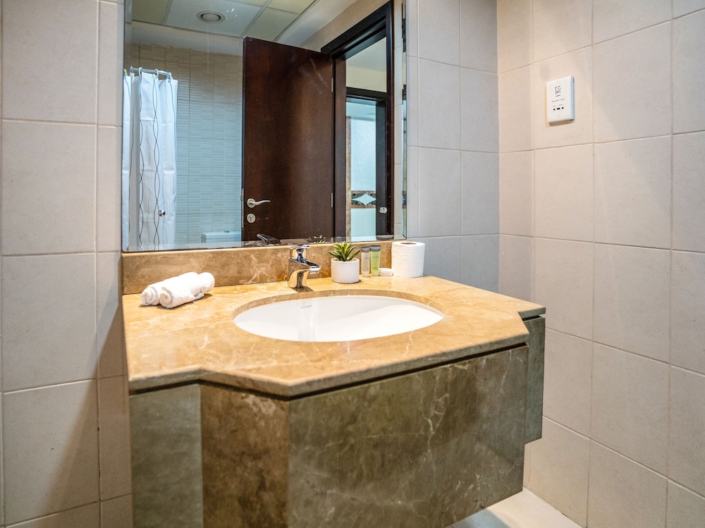 Tanin - Luxurious and Contemporary Studio in JLT Cluster R