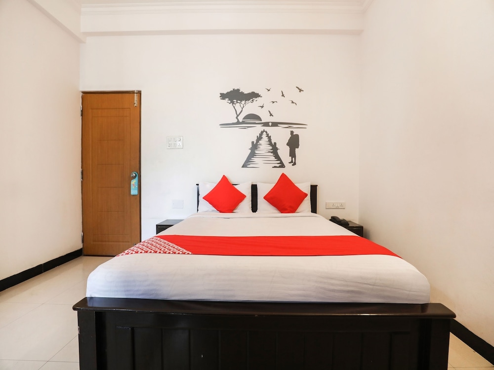 OYO 29638 Gmr 18 Hotel