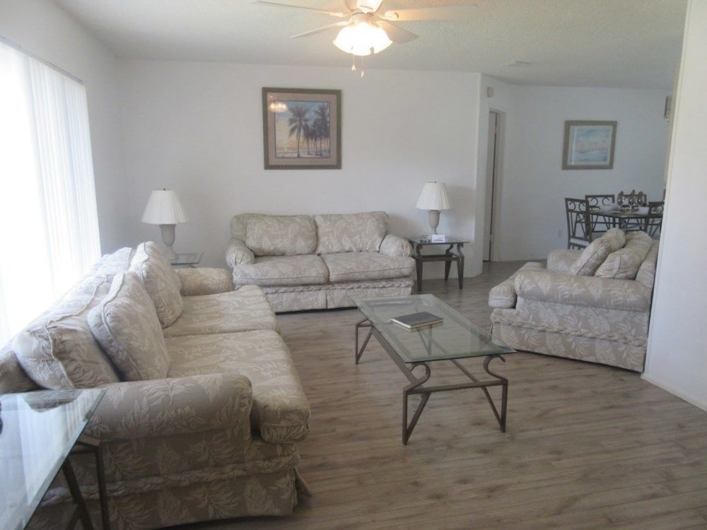 7BR Pool Home Emerald Island by SHV-8409