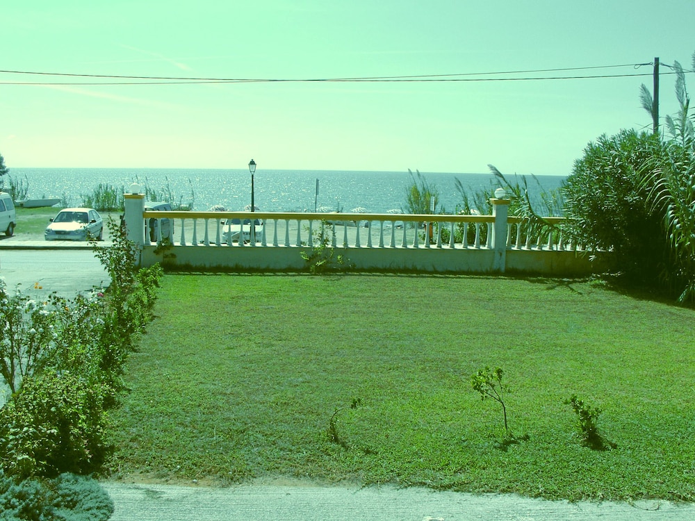 Kantas Beachfront Studios view 5