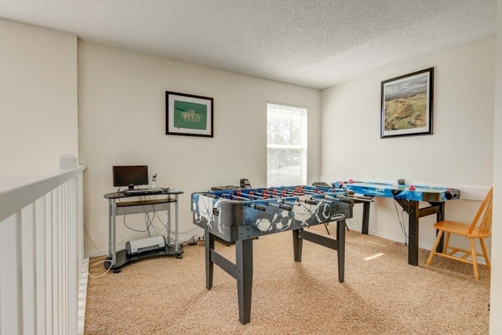 South Facing Pool & Game Room! 6 Bedroom Home by RedAwning view 2
