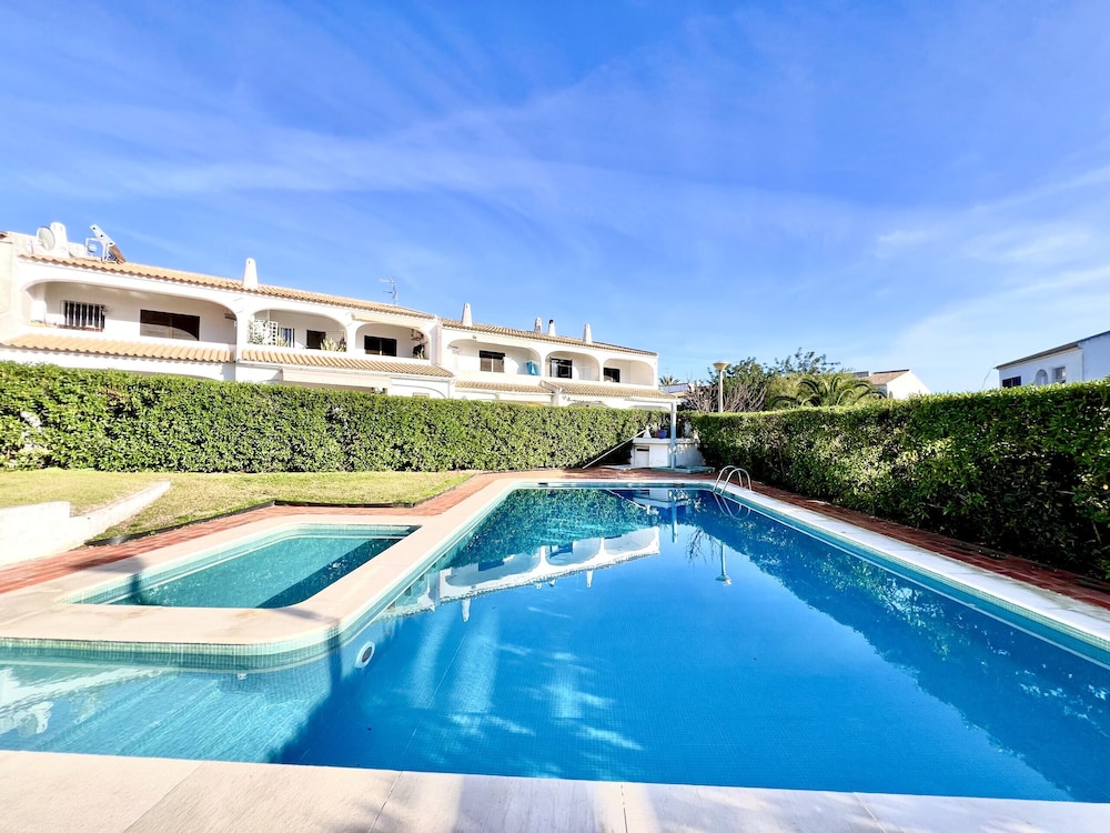 Quarteira Classic 2 With Pool by Homing