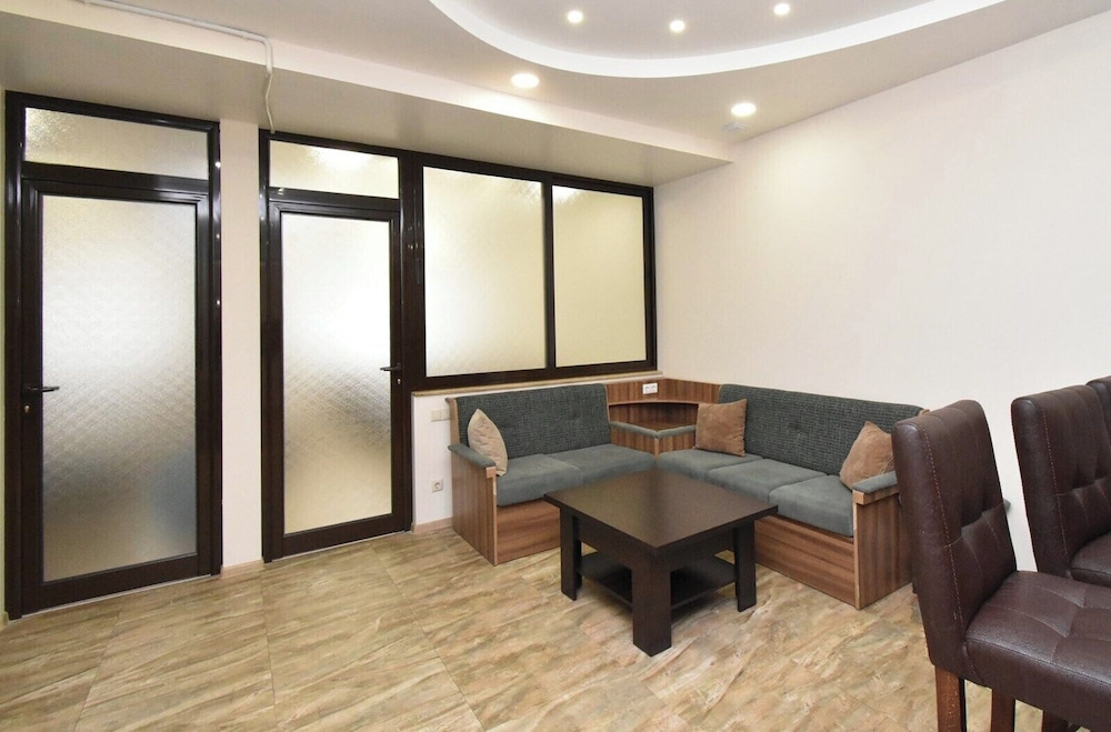 Apartment on Yekmalyan street