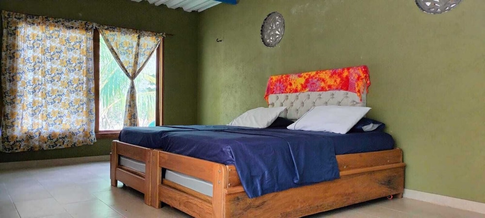 Tambo Marina Ecohostal - Hostel