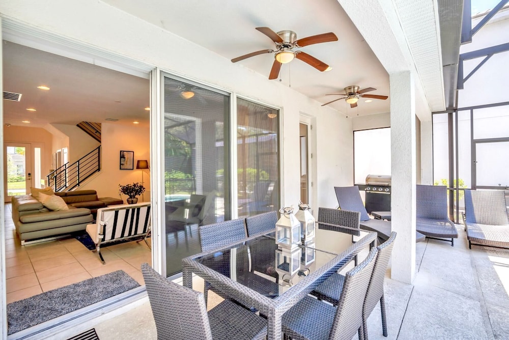 Garden View 6BR Escape With Pool, Hot Tub & Games