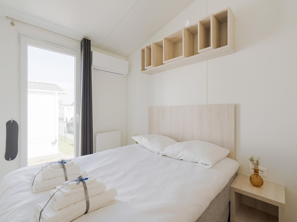 Modern Mobile Home in Middelkerke With Garden