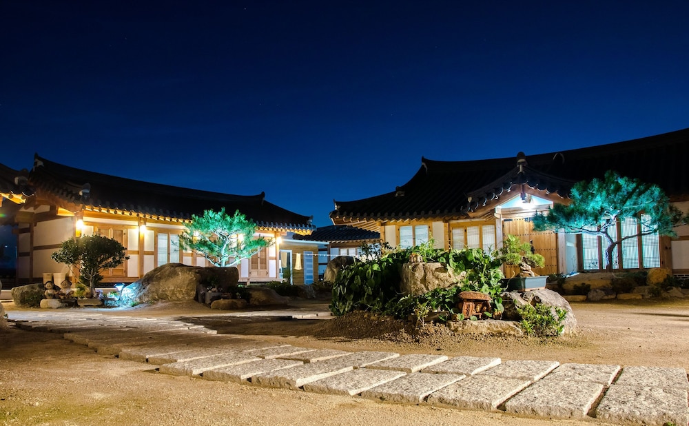 Gyeongju Hanok1st