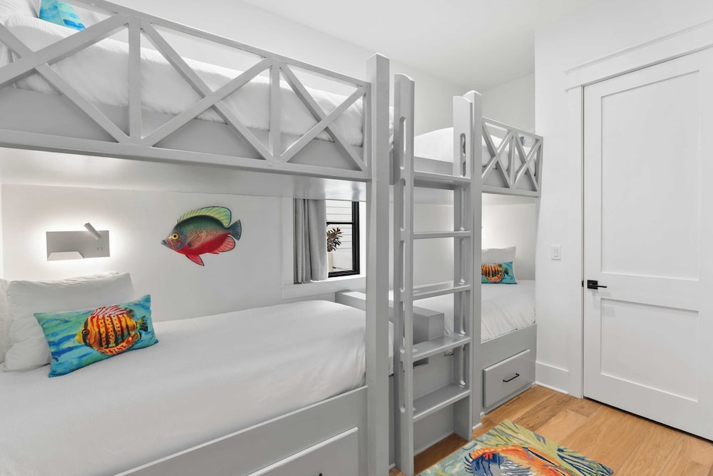 Rooftop Deck w/ Views, Pool, Luxury 5bdr Resorting To Happiness by Avantstay