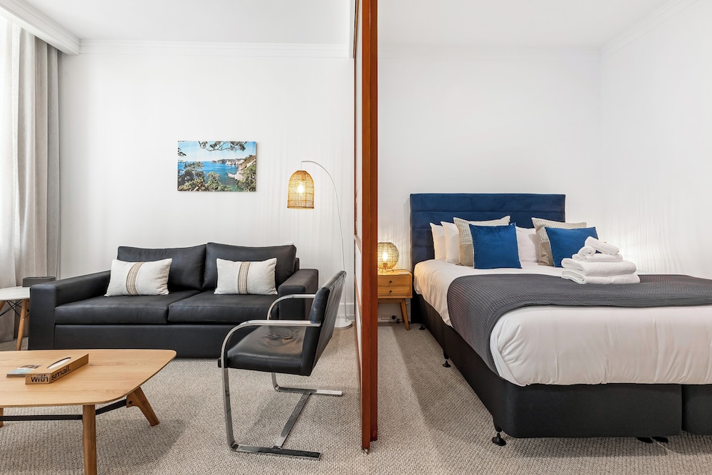 Central 1BR w/ Pool,Gym+Tennis Court Zodiak Stays