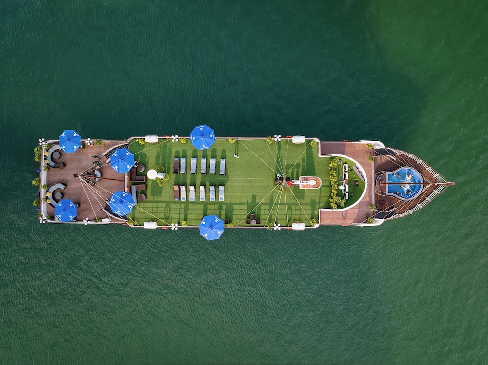 Rosa Boutique Cruise