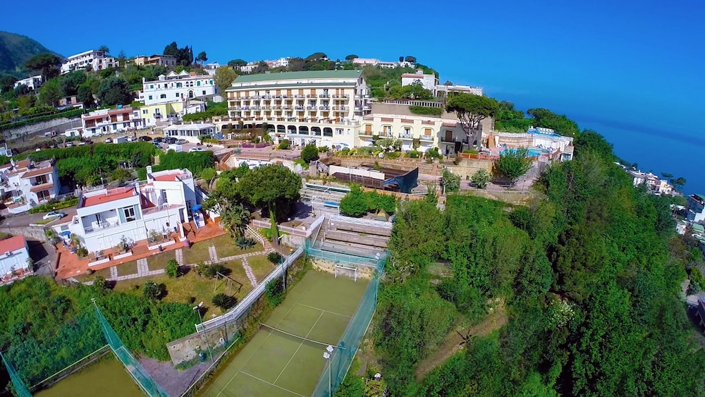 Suisse Thermal Village