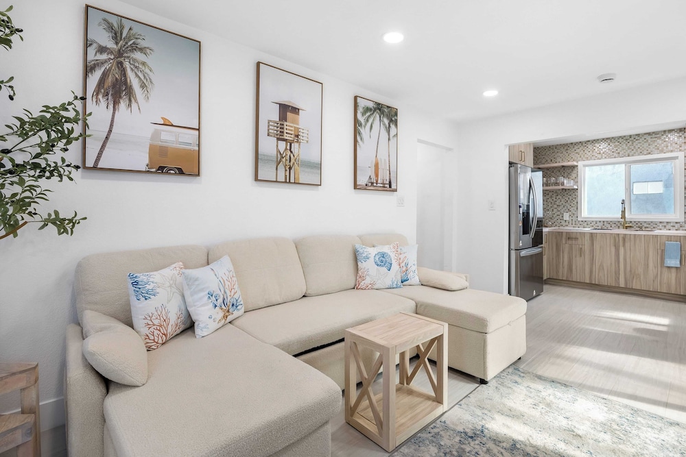Steps to the Beach, 2 Units w/ Patio, Fire Pit Pacific Coast Highway Buyout