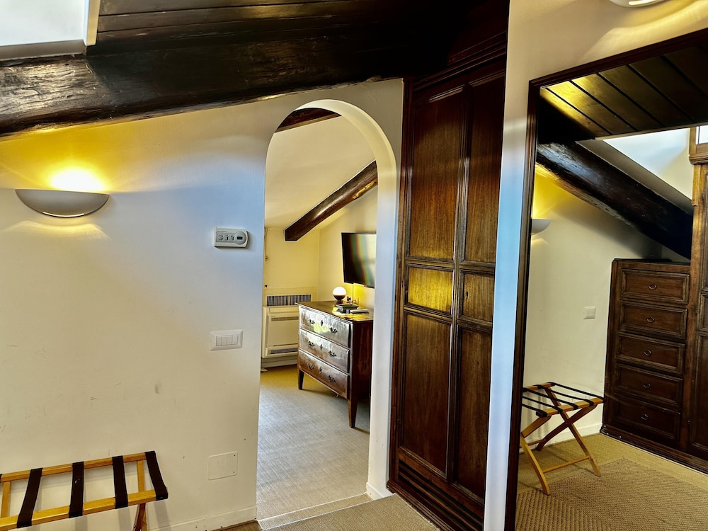 L Ortensia Bianca in Palazzo Ruspoli a Superb Retreat in the Most Elegant Palace in Rome