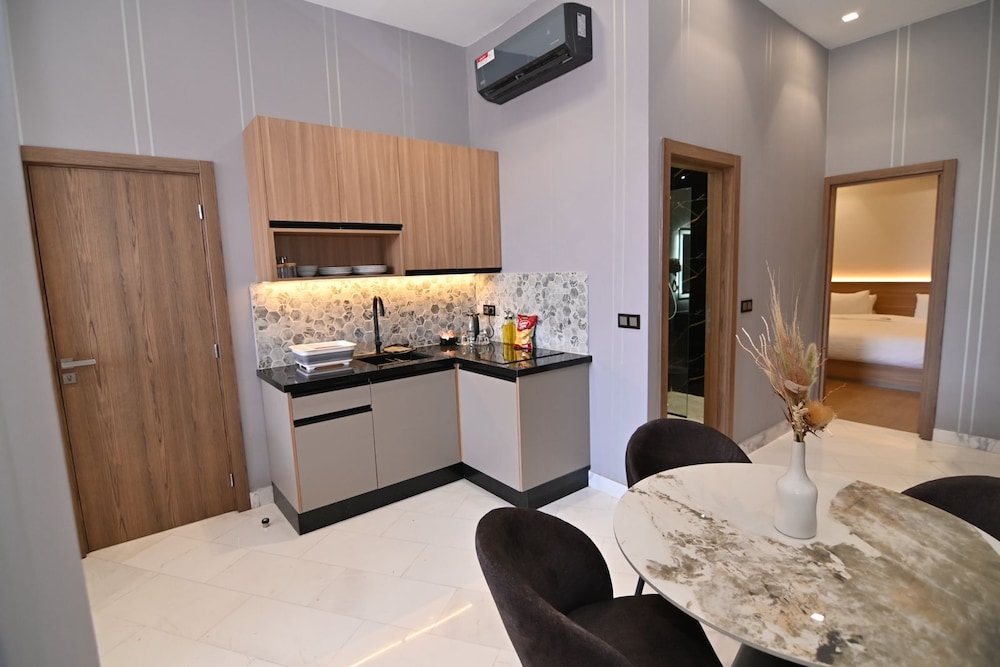 La villa luxury suites