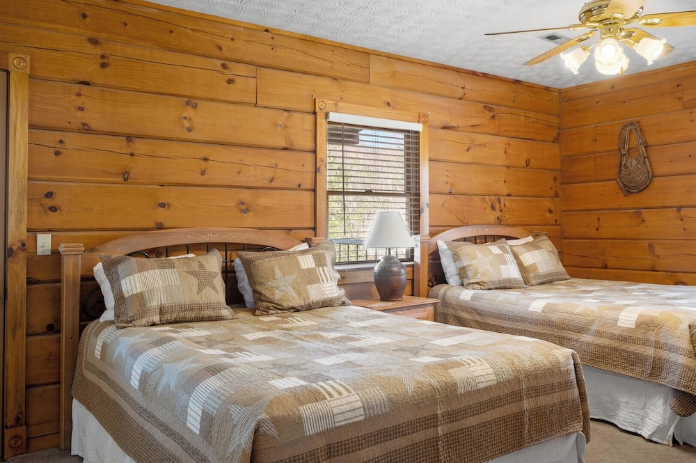 Country Pines Lodge